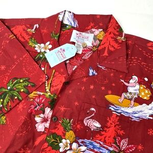 NWT Hawaii Hangover Short Sleeve Santa Hula Surf Christmas Hawaiian Shirt Size M